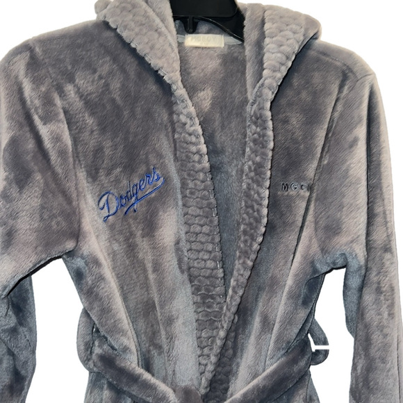 MGEOY Dodger's Bathrobe, SZ Youth, PTP 20”, Length 36”, Gray Velour W/hood - Picture 3 of 8
